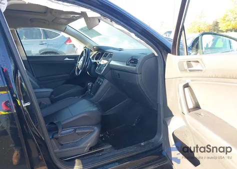 2019 Volkswagen Tiguan 2.0T Se/2.0T Sel/2.0T Sel R-Line/2.0T Sel R-Line Black z USA, uszkodzony, nr VIN 3VV2B7AX5KM184280